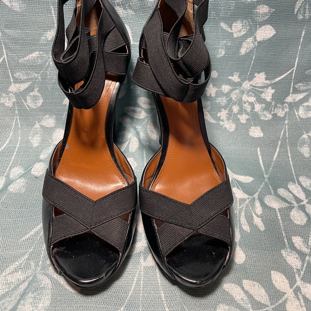 Calvin Klein Arianna Platform Sandals